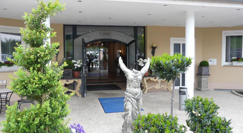 Hotel-Restaurant Distlerhof photo