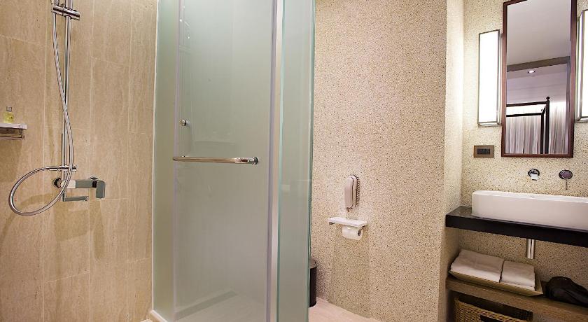 Image of Executive Suite 8