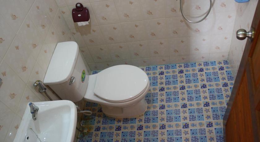 Image of Standard Double Room with Air Conditioning 14