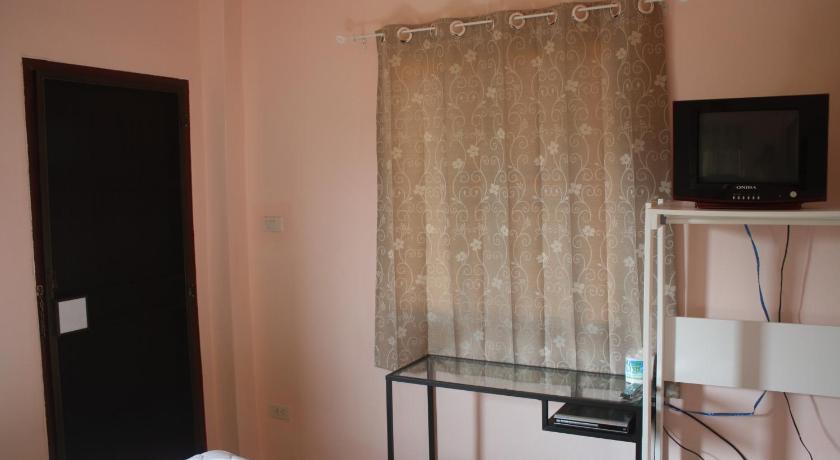 Image of Standard Double Room with Air Conditioning 9