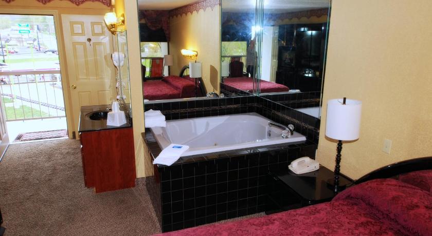 Image of Deluxe King Room with Spa Bath - Ground Floor 6
