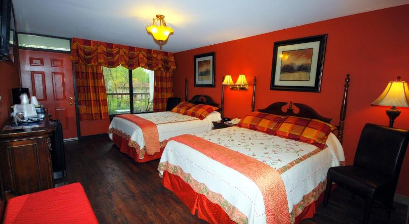 Image of Queen Room with Two Queen Beds with Balcony 3