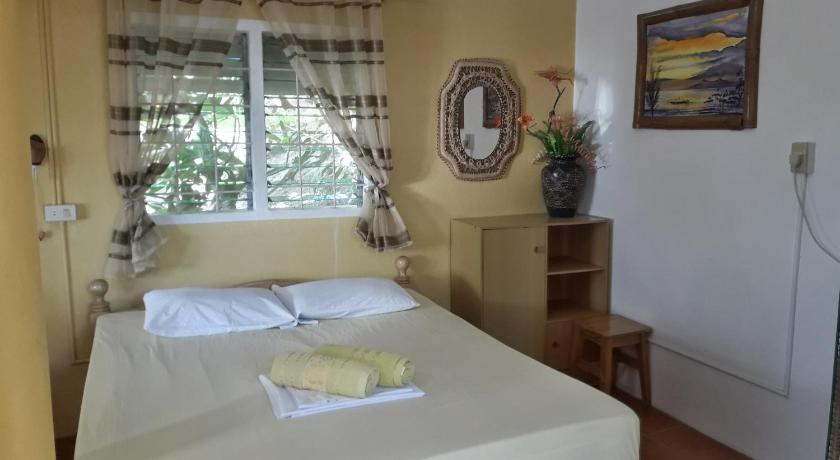 Image of Beachfront Deluxe House 12