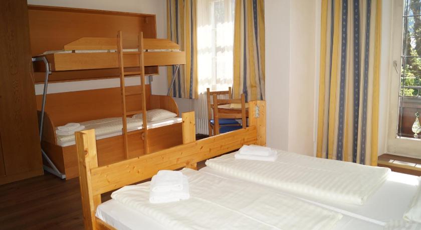 Image of Classic Family Room 0