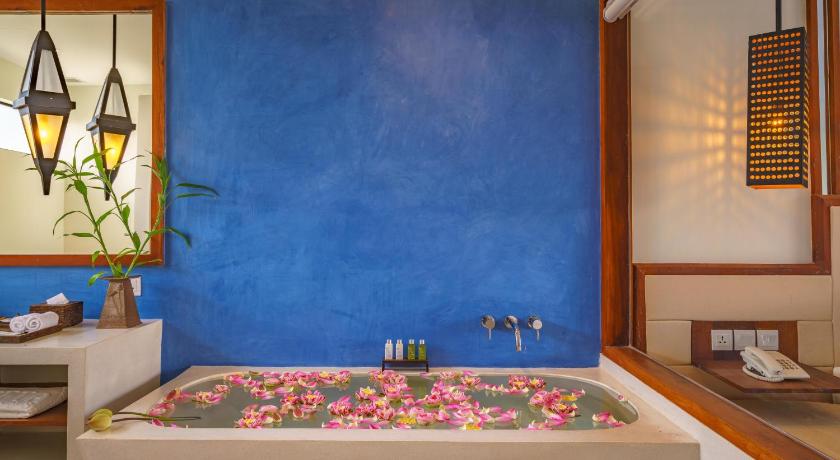 Image of Family Suite Pool View 7