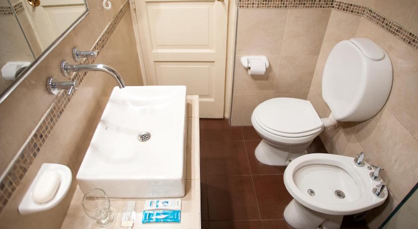 Image of Triple Room 8