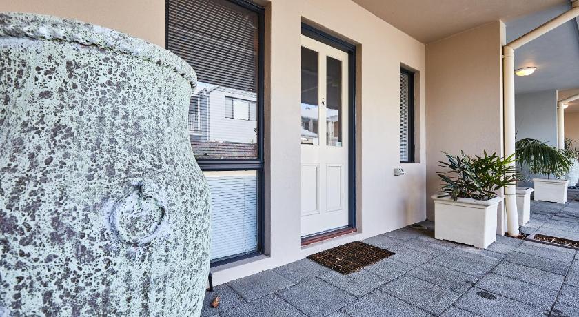 Fremantle Townhouse Unit 4 photo