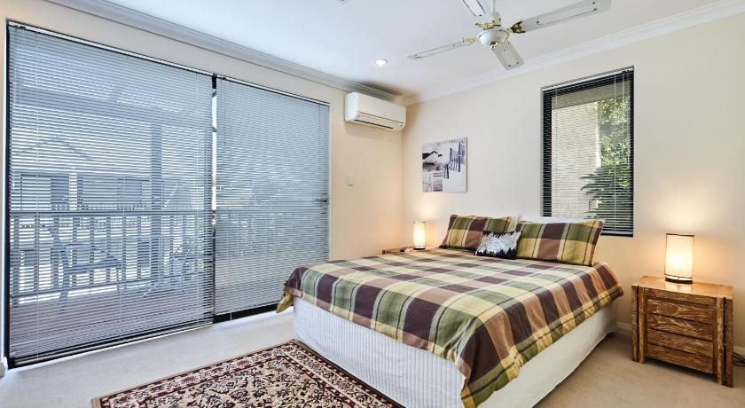 Fremantle Townhouse Unit 4 — Hotel in Perth