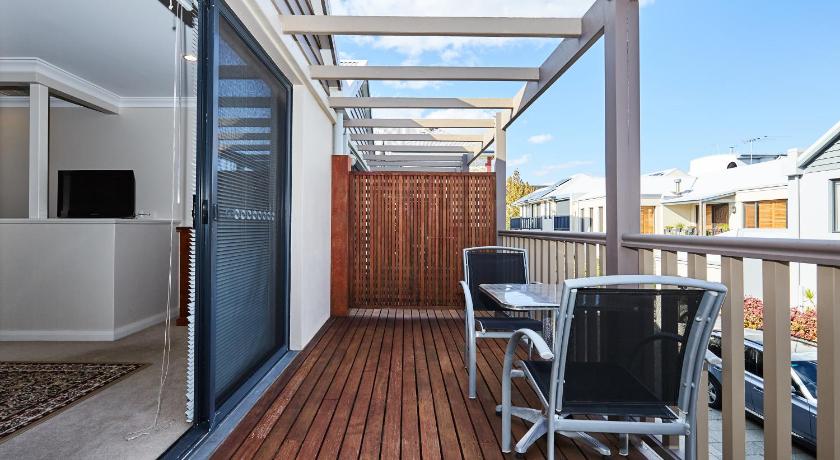 Fremantle Townhouse Unit 4 photo