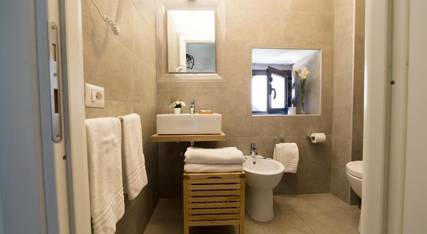Image of Triple Room 14