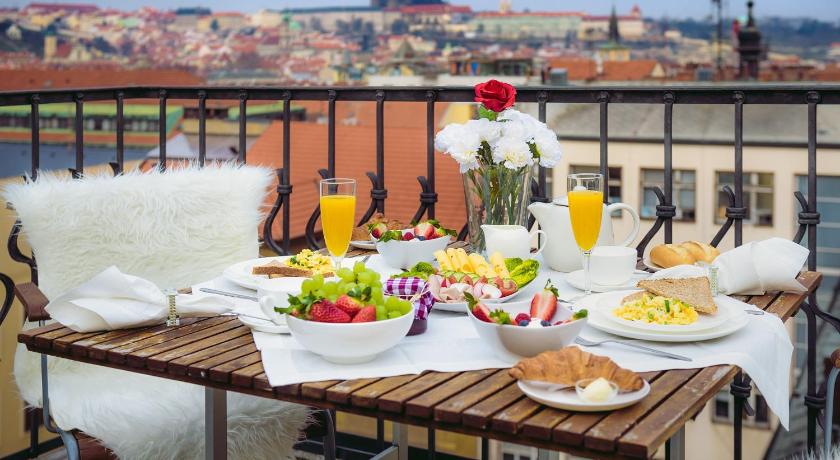 A/C + TERRACE Breakfast at Tiffany’s photo