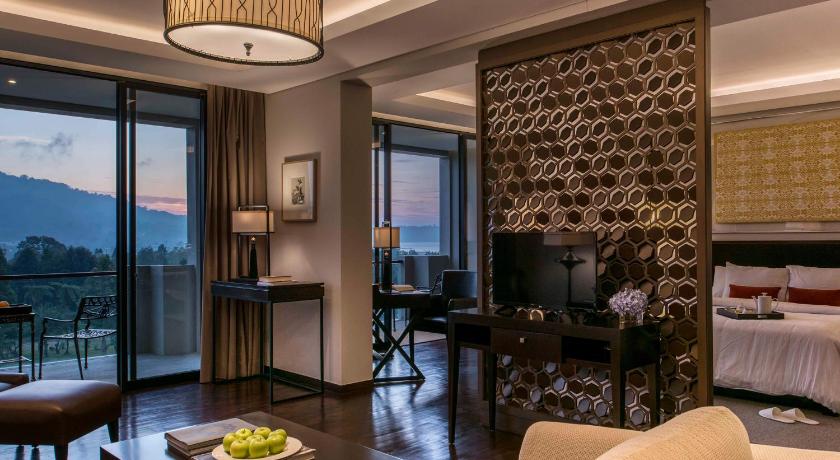 Image of Golf View Suite Room 0