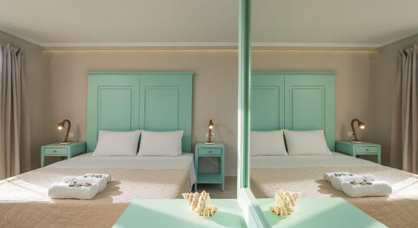 Image of Superior Suite with Outdoor Hydrojet and Sea View 1