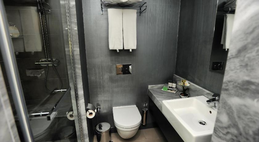 Akoni Hotel