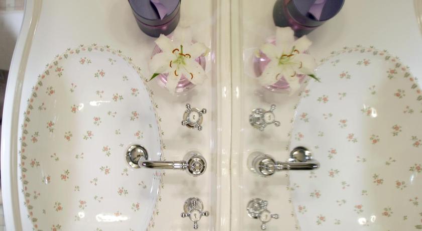 Le Convivial - Wine and Spa Experience Suites