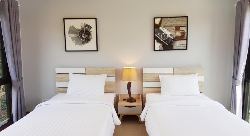 Image of Twin Studio with Mountain View (Friendly Room) 2