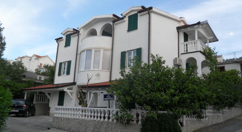 Vila Mateja — Hotel in Mastrinka