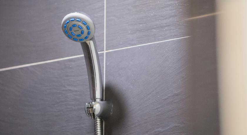 Image of Standard Twin Room 11