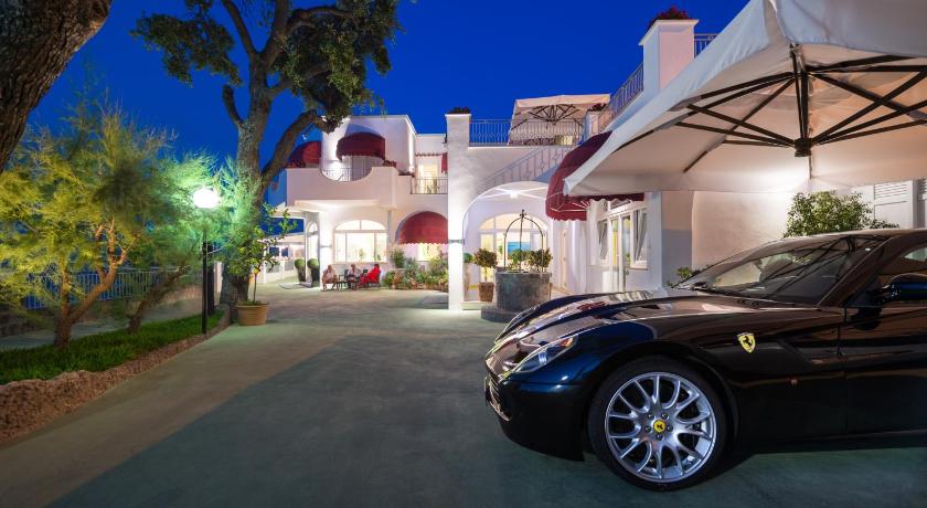 Hotel La Madonnina photo