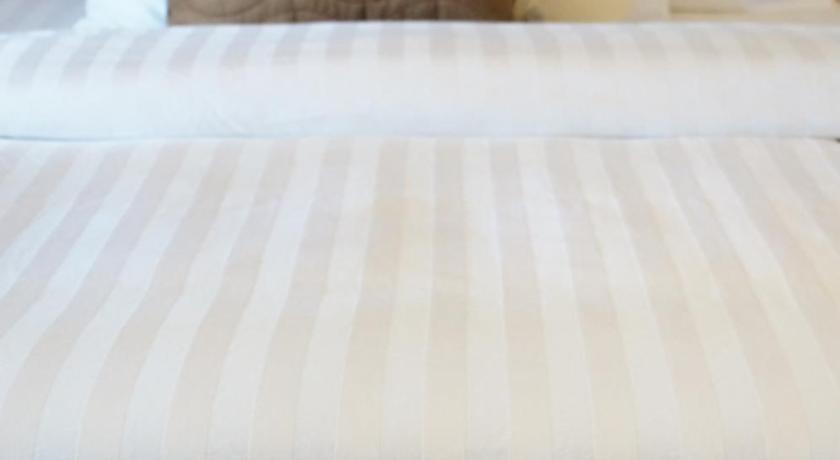 Image of Deluxe 9