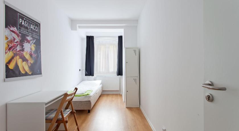 Opera Hostel photo