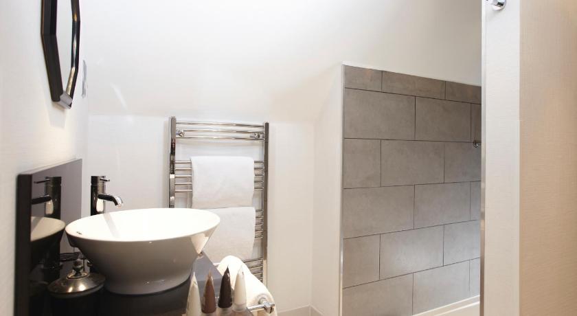 Image of Traditional Suite 2