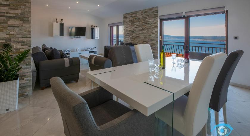 Apartments Villa Lili — Hotel in Crikvenica
