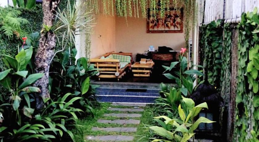 Ngetis Homestay photo