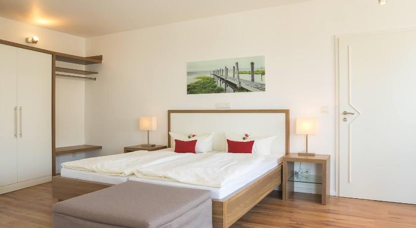 Image of Double Room with Partial Sea View and Balcony - 11 7