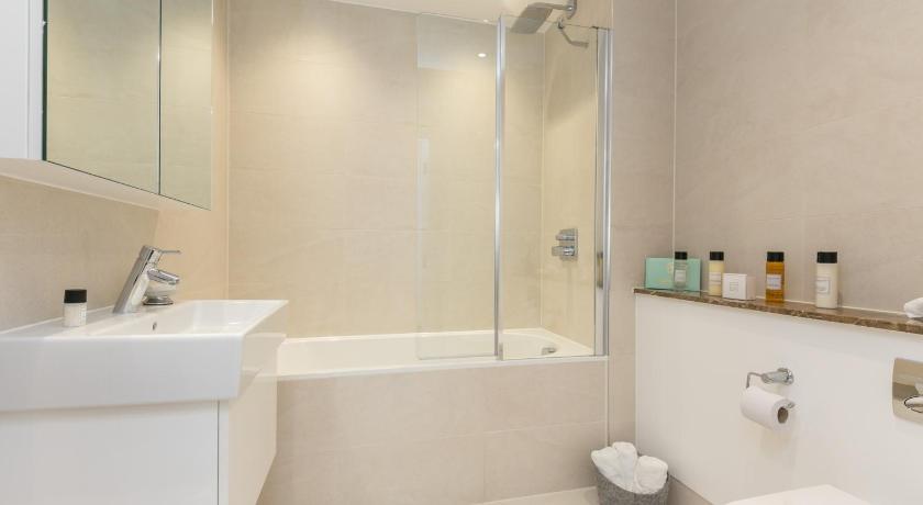 Image of Deluxe Two-Bedroom Apartment with Balcony 10