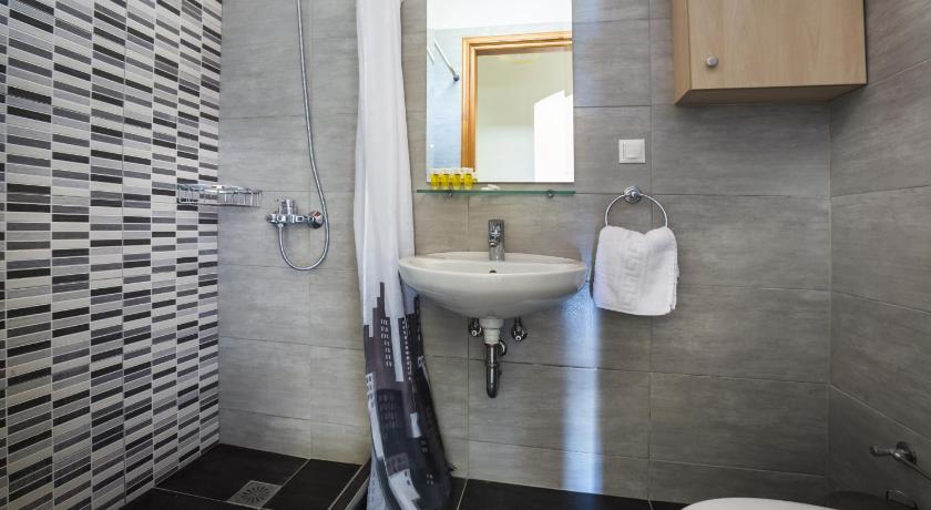 Image of Two-Bedroom Apartment (5 Adults) 2