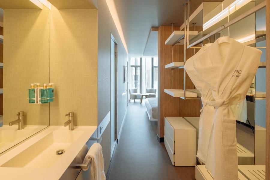The Mirror Hotel 