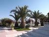 Leonidas Hotel & Studios