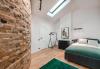 Big Design Apt - Sleeps 12 - Best Location