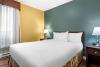 Econo Lodge Inn & Suites