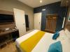 7th Floor Suite