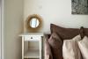 Phaedrus Living: City View Fountain Court 113