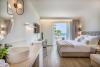 KoSea Boutique Hotel