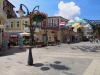 Flower Street provides accommodations with free Wifi, air conditioning
