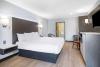 Days Inn & Suites by Wyndham Niagara Falls/Buffalo