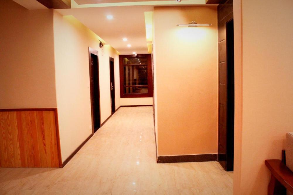 Hotel Pearl Retreat  -  A Pure Veg Hotel