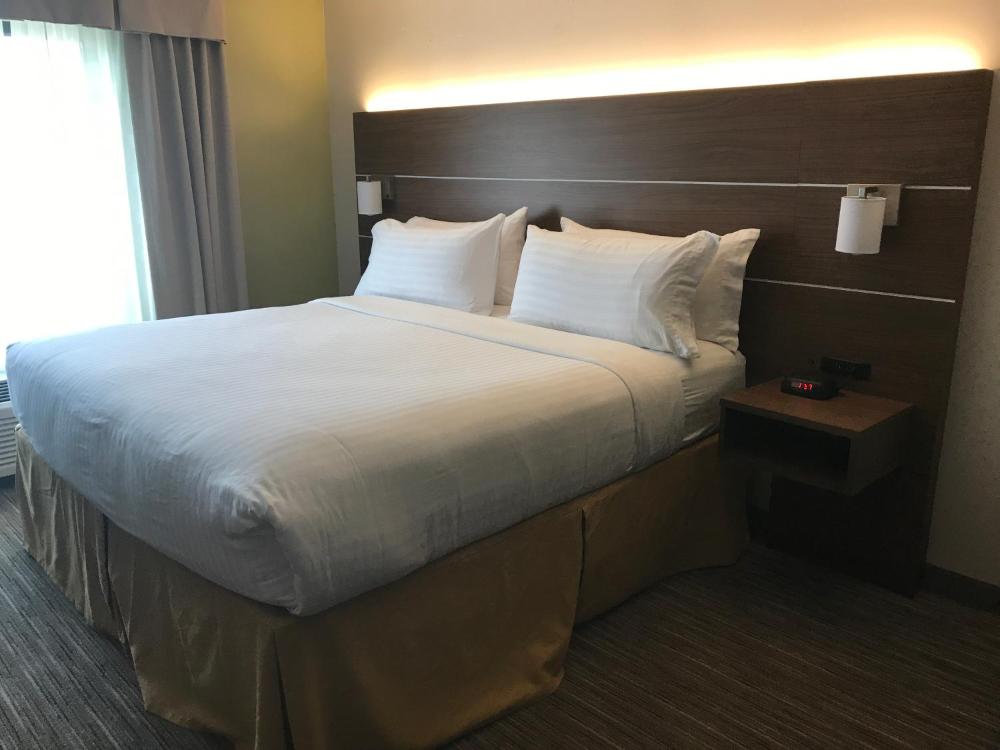 Foto - Holiday Inn Express Hotel & Suites Louisville East, an IHG Hotel