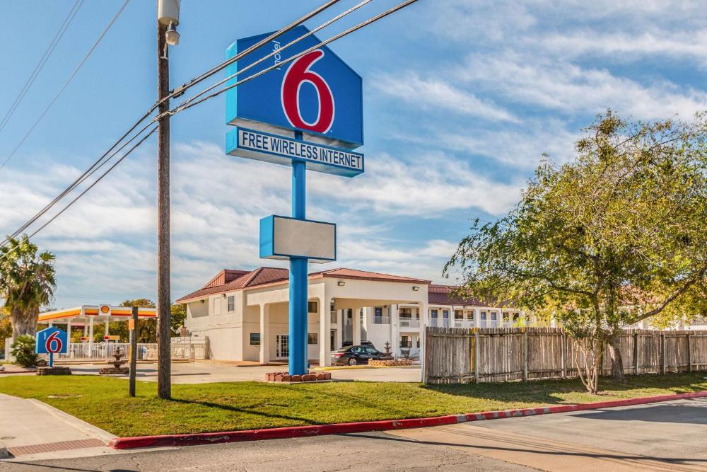 Foto - Motel 6-San Marcos, TX - North