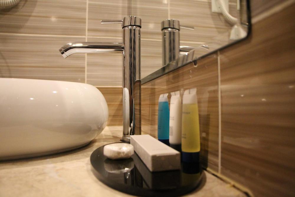 Room image 5