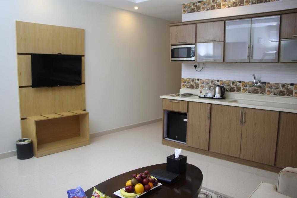Room image 4