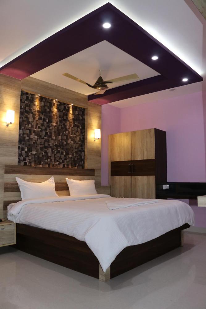 Jeyam Residency