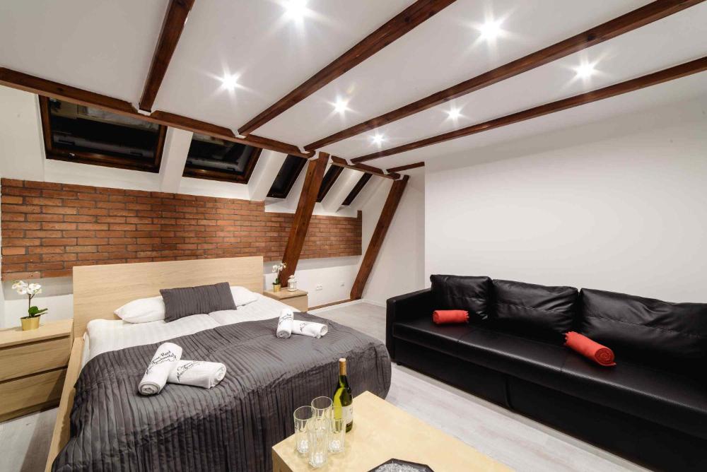 Foto - Cracow Rent Apartments - spacious apartments for 2-7 people in quiet area - Kolberga Street nr 3 - 1