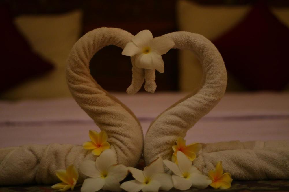 Adi Santia Bungalows Prices Photos Reviews Address Indonesia - 