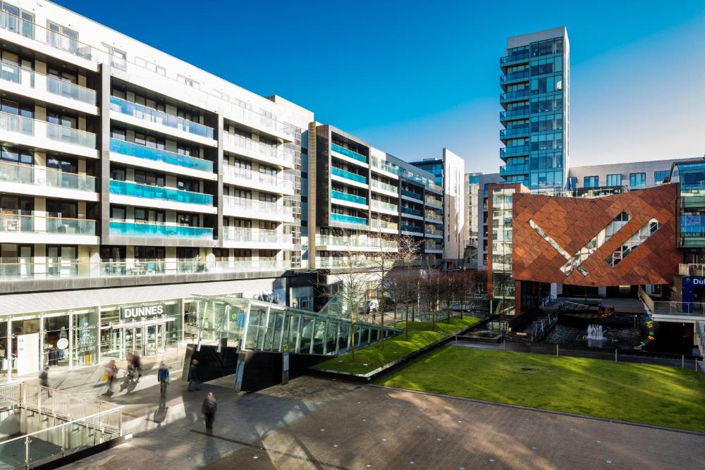 and a concierge service. Housed in a building dating from 2008, the apartment is in an area where guests can engage in activities such as hiking, cycling and Apartment Beacon South Quarter, Sandyford,, Ireland