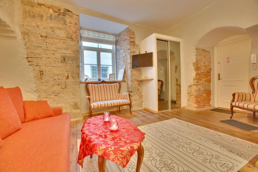 Daily Apartments Old Town Romantic Apartment Prices Photos